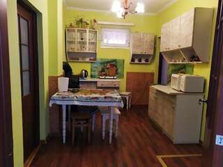 Хостелы HomeHostel Рахов-2